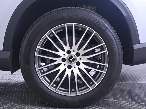 Used 2026 Mercedes-Benz GLC 300 4MATIC image 12