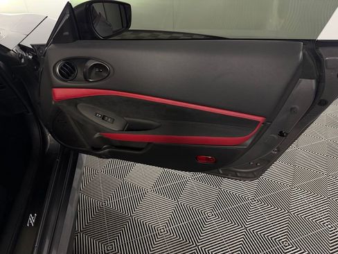 Used 2025 Nissan Z Performance w/ Floor Mat Package RWD image 35