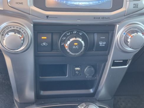 Used 2018 Toyota 4Runner SR5 Premium AWD/4WD image 36