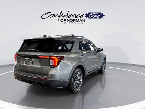 New 2026 Ford Explorer ST-Line w/ ST-Line Street Pack RWD image 8