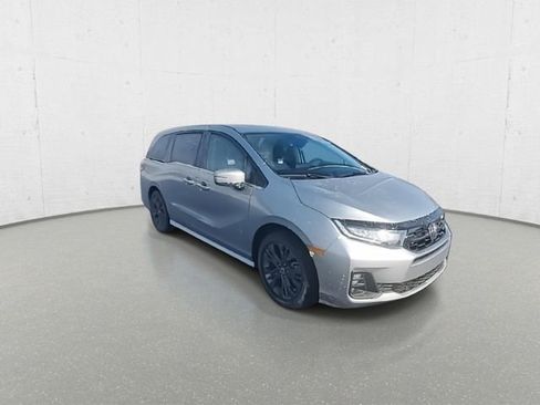 New 2026 Honda Odyssey Touring image 2