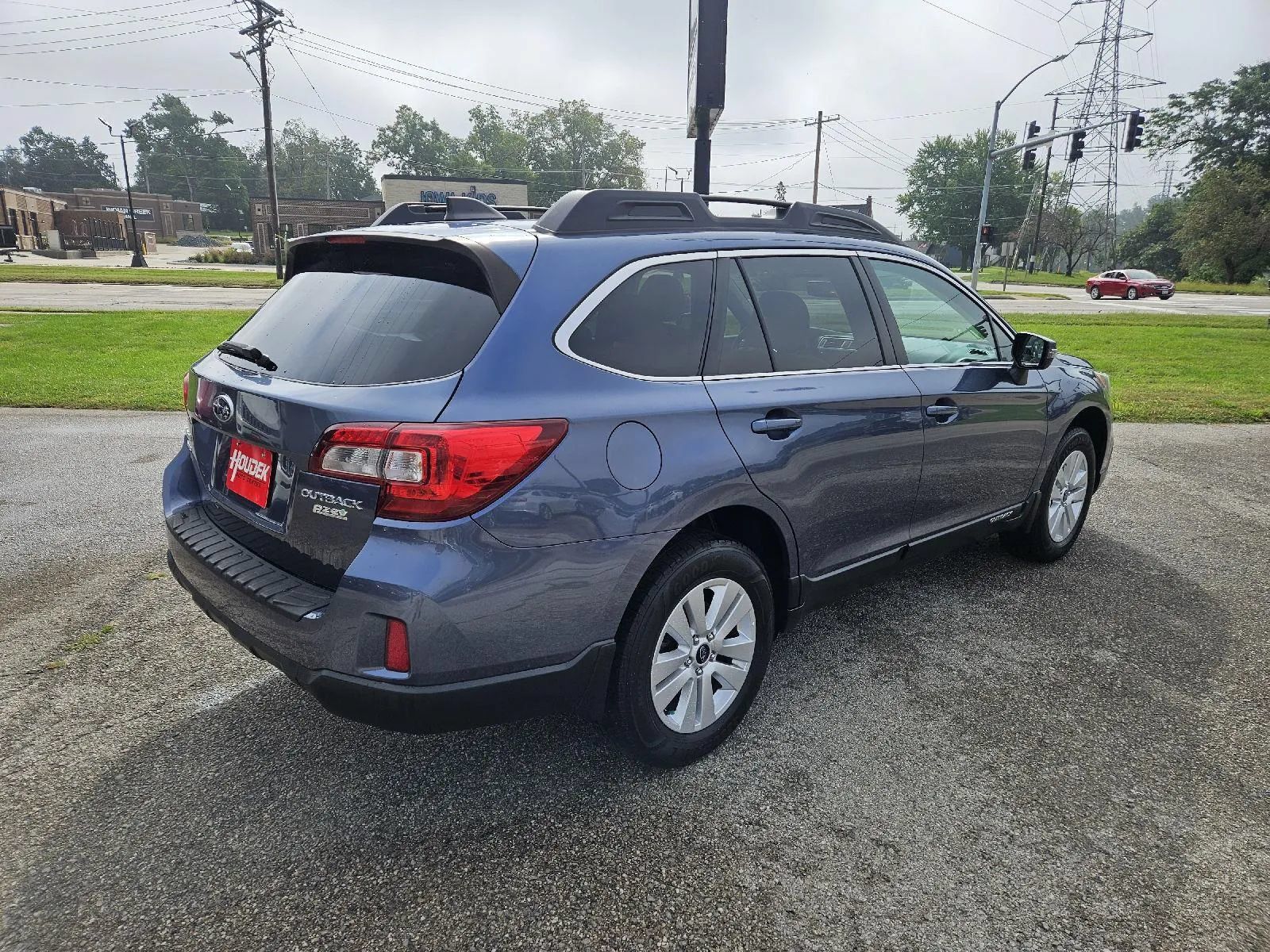 Used 2017 Subaru Outback 2.5i Premium AWD/4WD image 6