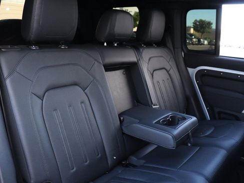 Used 2022 Land Rover Defender 110 SE AWD/4WD image 29