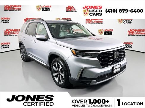 Used 2024 Honda Pilot Touring image 1