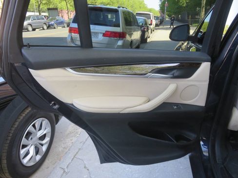 Used 2017 BMW X5 xDrive35i AWD/4WD image 29
