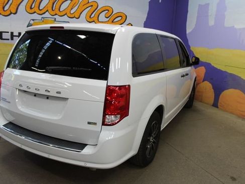 Used 2019 Dodge Grand Caravan SE w/ Rear Park Assist Package FWD image 8