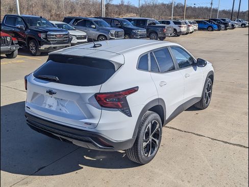 New 2026 Chevrolet Trax RS w/ Driver Confidence Package image 7