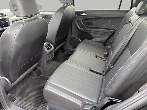 Used 2024 Volkswagen Tiguan SE R-Line image 25