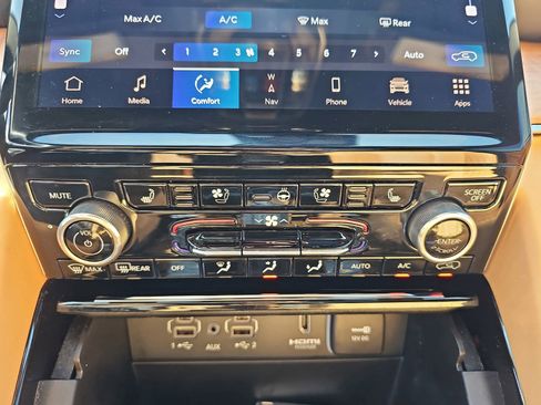 Used 2022 Jeep Grand Cherokee Summit AWD/4WD image 21