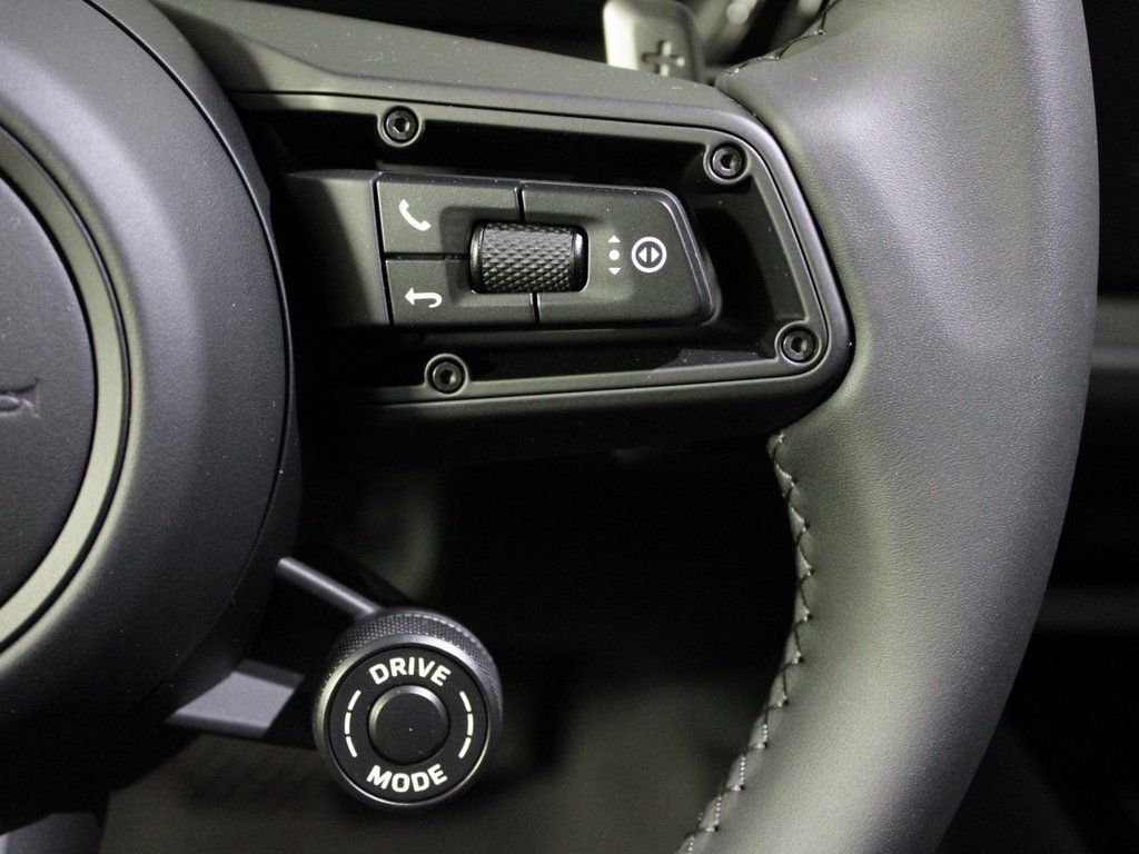 Certified 2026 Porsche Cayenne E-Hybrid Coupe AWD/4WD image 26
