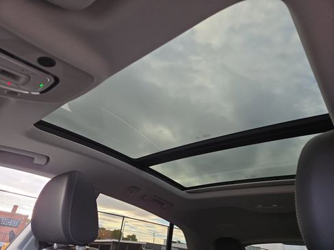 Used 2020 Audi Q8 Premium Plus image 29