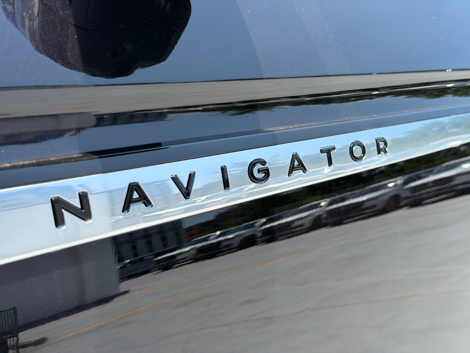 New 2027 Lincoln Navigator Premiere AWD/4WD image 15