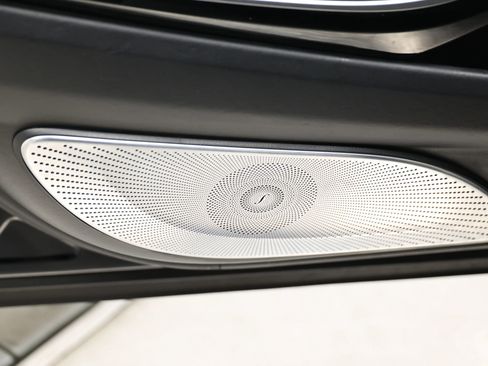 Used 2018 Mercedes-Benz Maybach S 560 4MATIC image 12