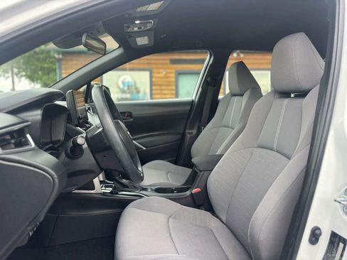 Used 2023 Toyota Corolla Cross AWD Hybrid image 10