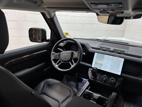 Used 2026 Land Rover Defender 110 S AWD/4WD image 35