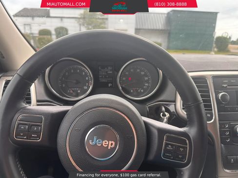 Used 2012 Jeep Grand Cherokee Laredo AWD/4WD image 8