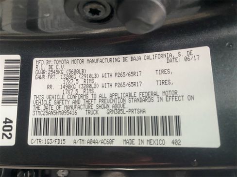 Used 2017 Toyota Tacoma TRD Sport w/ Tow Package (A/T) image 29