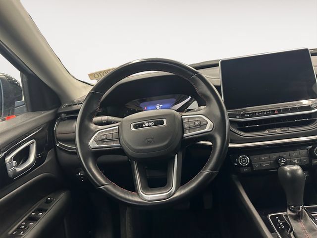 Used 2022 Jeep Compass Trailhawk w/ Trailhawk Convenience Group AWD/4WD image 12