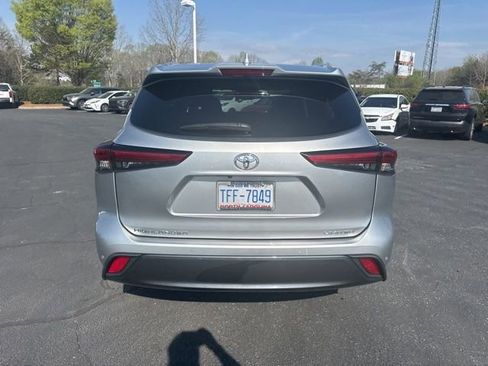 Used 2022 Toyota Highlander Limited image 5