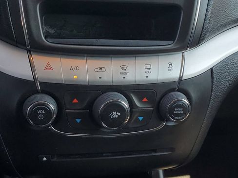 Used 2019 Dodge Journey SE w/ Connectivity Group FWD image 23