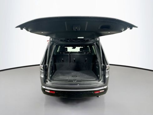 New 2026 Jeep Grand Wagoneer Limited w/ Convenience Group I image 16