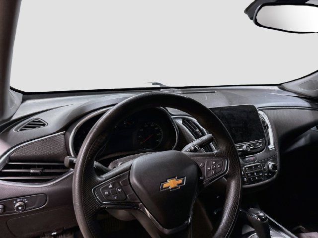 Used 2020 Chevrolet Malibu LT w/ Midnight Edition FWD image 11