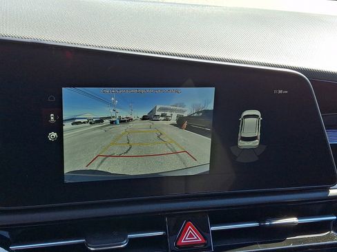 Certified 2025 Kia Niro EX Touring image 17