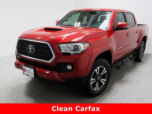 Certified 2019 Toyota Tacoma TRD Sport image 2