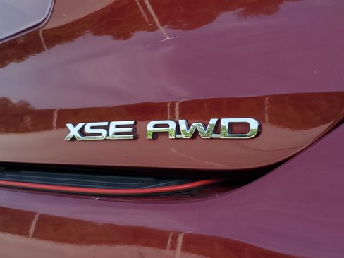Used 2021 Toyota Highlander XSE AWD/4WD image 7