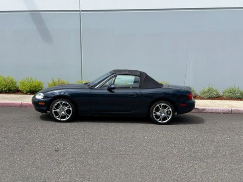 Used 1999 MAZDA MX-5 Miata 10th Anniversary Edition RWD image 3