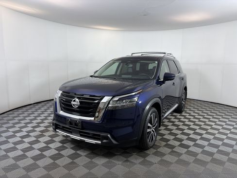 Used 2024 Nissan Pathfinder Platinum w/ Cargo Package image 2