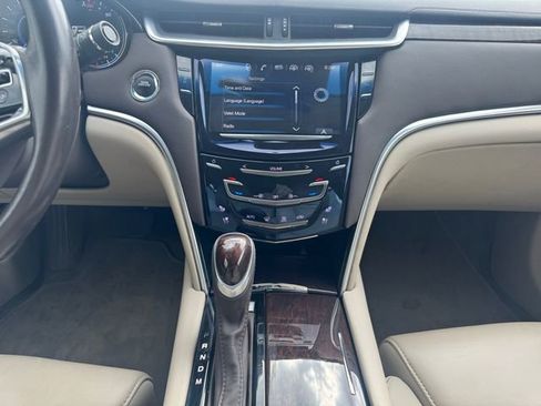 Used 2016 Cadillac XTS Premium image 11