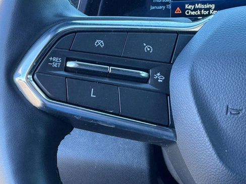 Used 2025 Chevrolet Equinox LT w/ Safety and Technology Package image 18