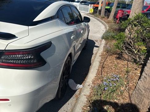 Used 2021 Nissan Maxima SR w/ Sport Mat Group image 6