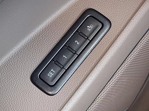 Used 2015 Chevrolet Tahoe LT RWD image 14