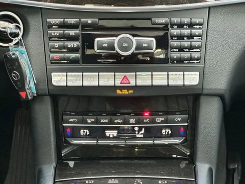 Used 2014 Mercedes-Benz E 550 4MATIC Sedan image 15