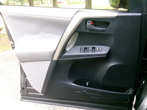 Used 2013 Toyota RAV4 XLE FWD image 10