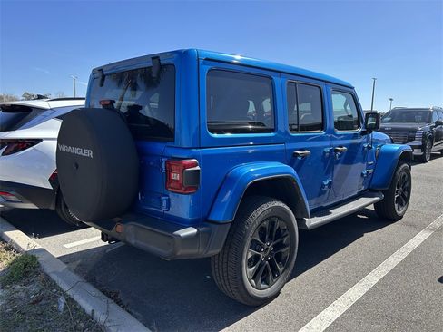 Used 2021 Jeep Wrangler Unlimited Sahara w/ Cold Weather Group image 2