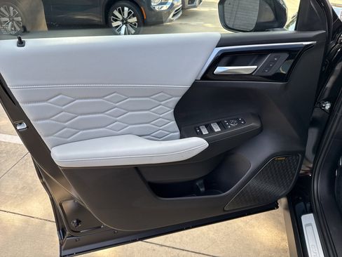 New 2025 Mitsubishi Outlander AWD image 4