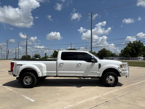 Used 2018 Ford F350 XLT w/ XLT Premium Package AWD/4WD image 6