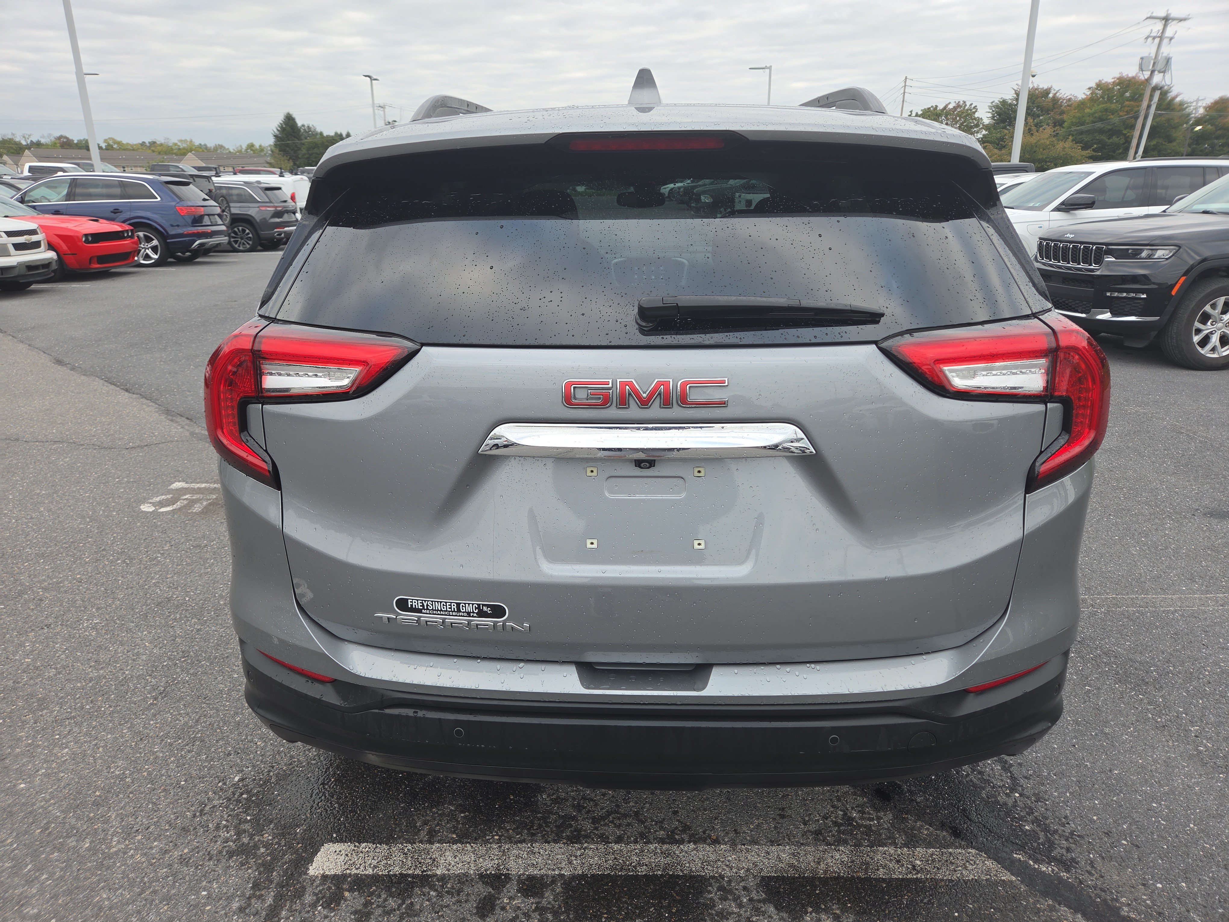 Used 2023 GMC Terrain SLE w/ Driver Convenience Package FWD image 14