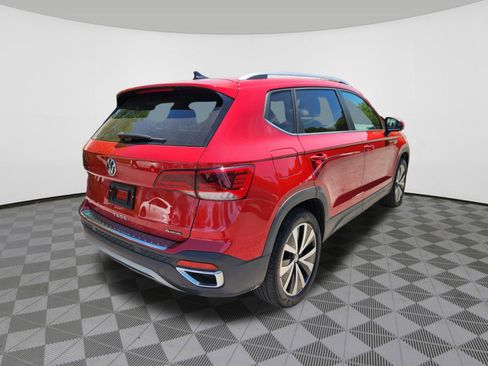 Certified 2023 Volkswagen Taos SE w/ Panoramic Sunroof Package AWD/4WD image 4