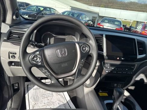 Used 2018 Honda Pilot EX image 15
