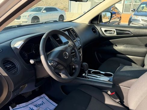 Used 2017 Nissan Pathfinder S FWD image 11