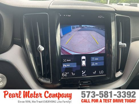 Used 2021 Volvo XC60 T5 R-Design AWD/4WD image 16