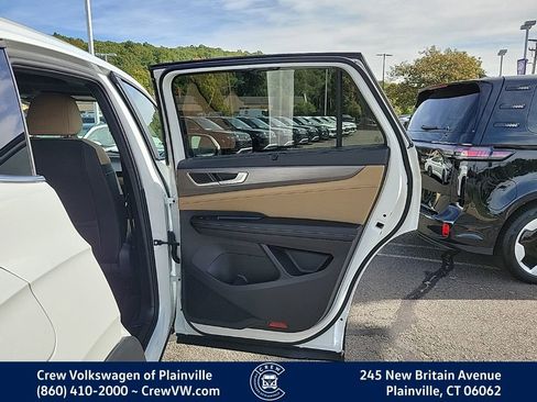 New 2026 Volkswagen Atlas Cross Sport SE image 44