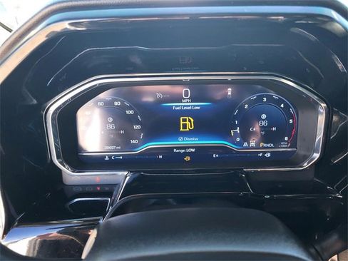 Used 2025 Chevrolet Silverado 2500 LT image 3