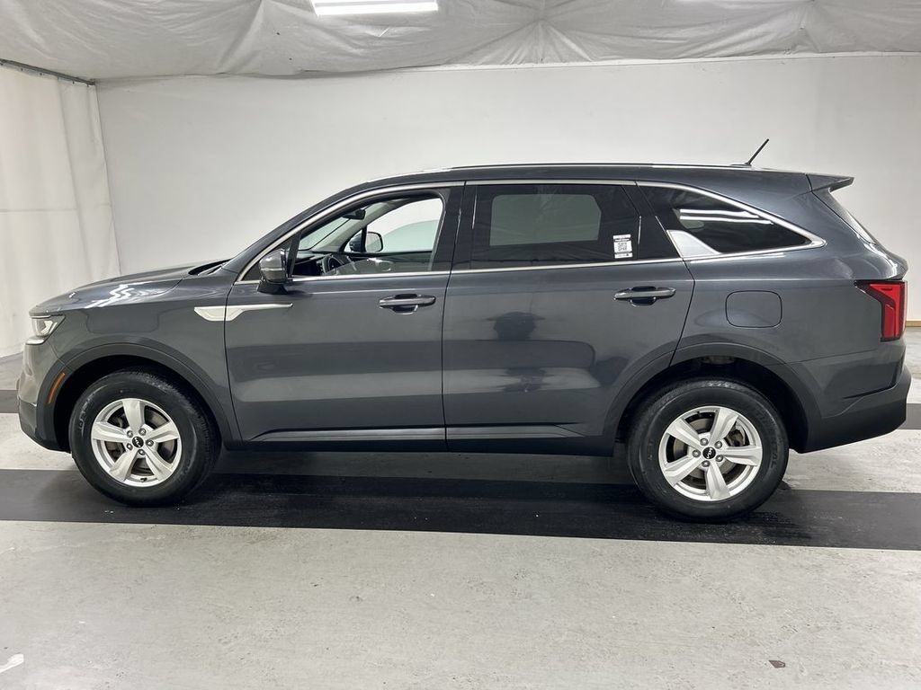 Certified 2023 Kia Sorento LX AWD/4WD image 6