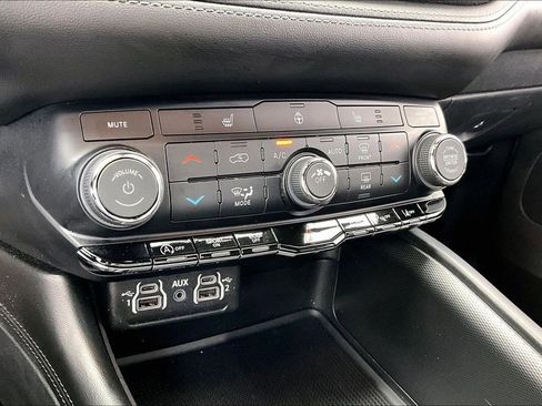 Used 2022 Dodge Durango GT AWD/4WD image 32
