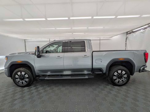 Used 2024 GMC Sierra 3500 Denali w/ Denali Reserve Package AWD/4WD image 3